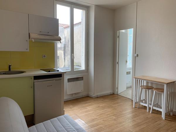Studio 15 m² - Jonzac Centre Ville