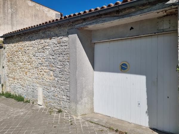 Garage
                                                                                                                                                
                                                                                                                                                
                                                                                                                                                                                                                                                                                                                        54  m²