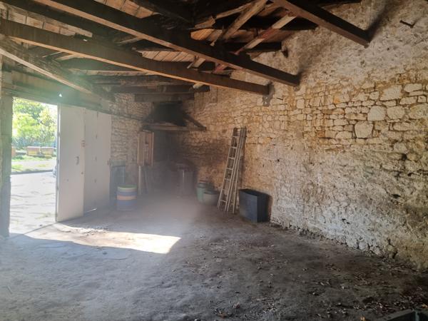 Garage
                                                                                                                                                
                                                                                                                                                
                                                                                                                                                                                                                                                                                                                        54  m²