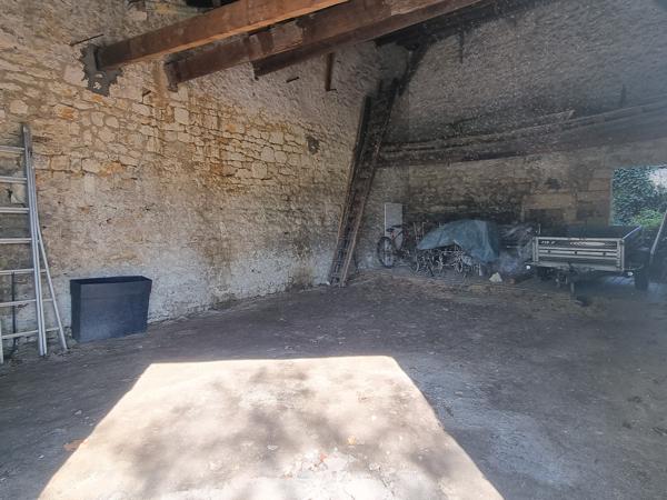 Garage
                                                                                                                                                
                                                                                                                                                
                                                                                                                                                                                                                                                                                                                        54  m²