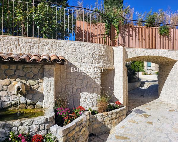 A vendre - Hôtel 5 étoiles avec infrastructures de luxe -Haute Provence