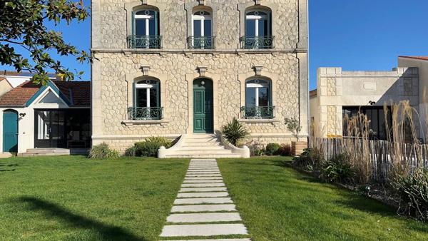 VILLA DE CHARME DES ANNÉES 30 À CHATELAILLON-PLAGE