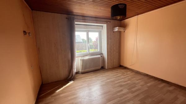 Maison à vendre ERDEVEN – ancienne ferme de 6 pièces + hangar et annexes