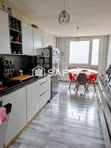 DERNIER ETAGE ( 15 eme ) - Appartement T5 ( Quatre Chambres ) - 110 M2