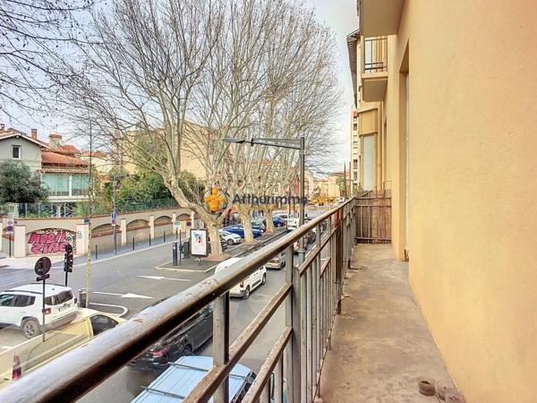 Vente                                                      Appartement
                        
                     3 pièces                      70 m2                     à Perpignan