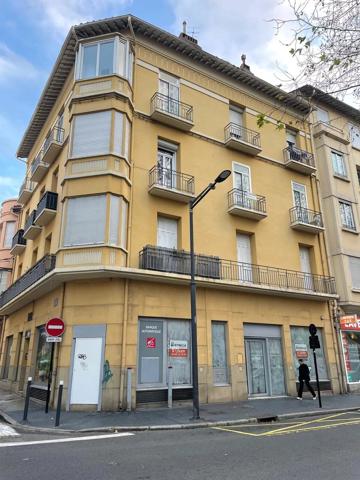 Vente                                                      Appartement
                        
                     3 pièces                      70 m2                     à Perpignan