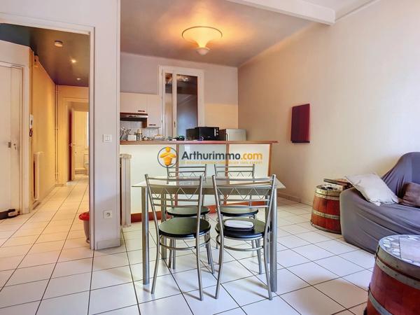 Vente                                                      Appartement
                        
                     3 pièces                      70 m2                     à Perpignan