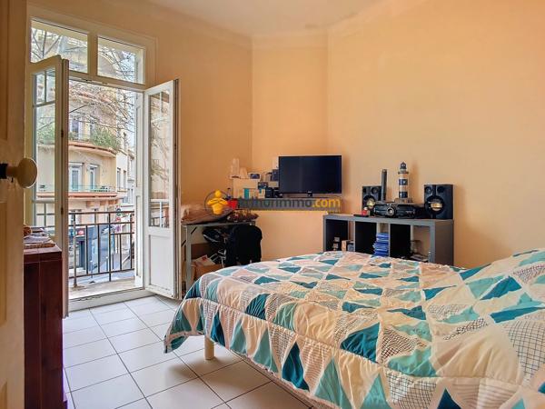 Vente                                                      Appartement
                        
                     3 pièces                      70 m2                     à Perpignan