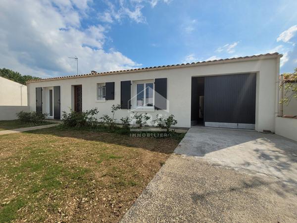 Maison , plain pied, renovée, 3 chambres et un bureau