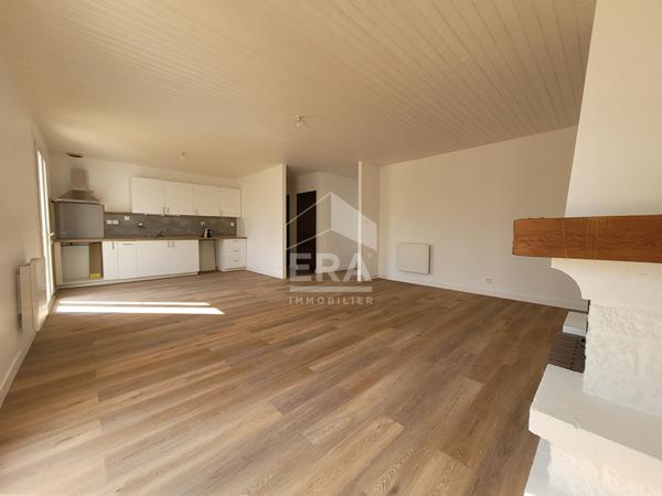 Maison , plain pied, renovée, 3 chambres et un bureau