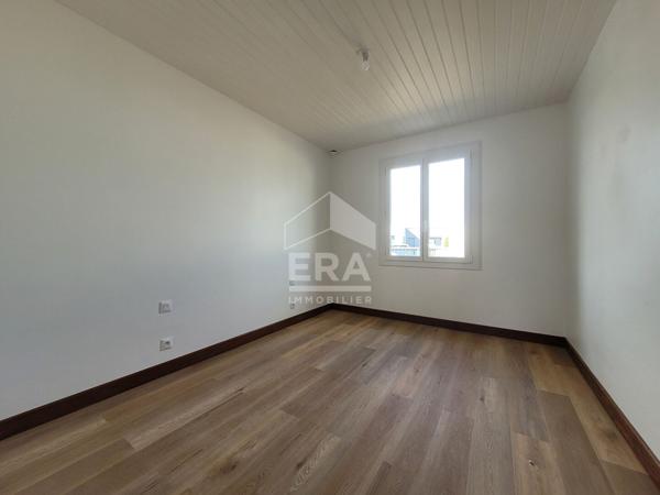 Maison , plain pied, renovée, 3 chambres et un bureau