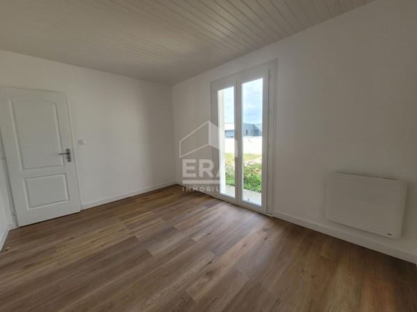 Maison , plain pied, renovée, 3 chambres et un bureau