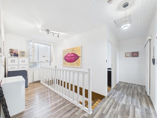 Maison familiale de 126 m2 avec 4 chambres et jardin arboré de 1 208 m²