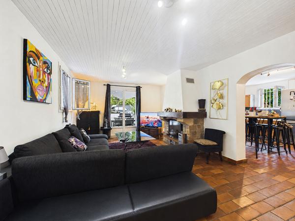 Maison familiale de 126 m2 avec 4 chambres et jardin arboré de 1 208 m²