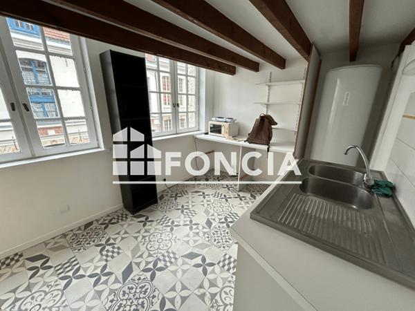 Location Appartement meublé 4 pièces 89.07 m² - 45-49 RUE DE LA BARRE APPARTS. Lille 59800