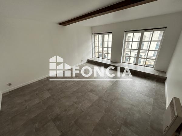 Location Appartement meublé 4 pièces 89.07 m² - 45-49 RUE DE LA BARRE APPARTS. Lille 59800