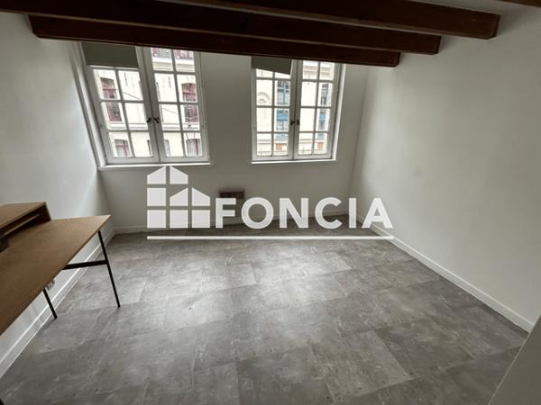 Location Appartement meublé 4 pièces 89.07 m² - 45-49 RUE DE LA BARRE APPARTS. Lille 59800