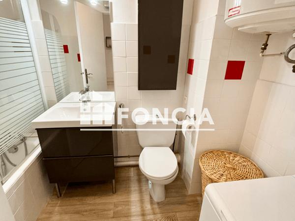 Location Studio meublé 28 m² - Bandol 83150
