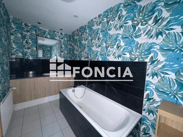Location Appartement 5 pièces 93.14 m² - 2 BIS RUE DU MOULIN Tournes 08090