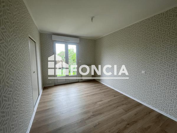 Location Appartement 5 pièces 93.14 m² - 2 BIS RUE DU MOULIN Tournes 08090