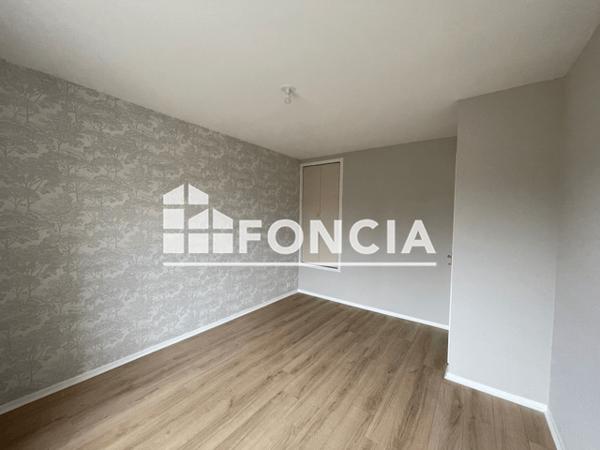 Location Appartement 5 pièces 93.14 m² - 2 BIS RUE DU MOULIN Tournes 08090