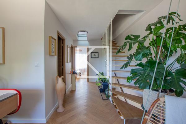 Charmant triplex rénové