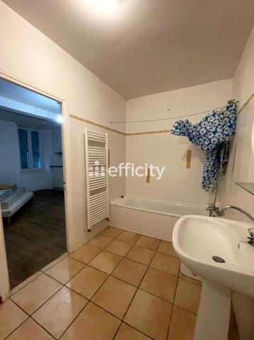 Maison 6 pièces - 300 m²