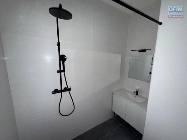 A louer studios neufs pour étudiants , MEUBLE ET EQUIPE, haut de gamme le tampon centre ville