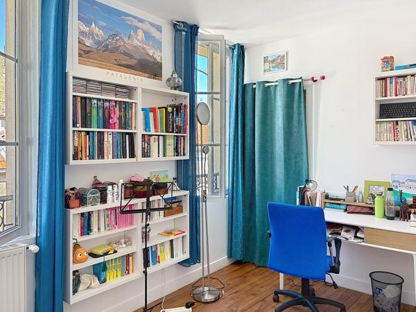 Une maison de famille avec jardin, à quelques minutes de Paris