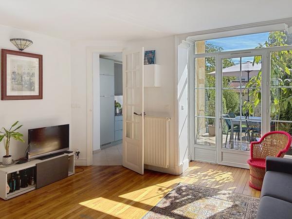 Une maison de famille avec jardin, à quelques minutes de Paris