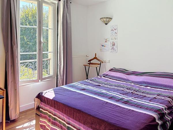 Une maison de famille avec jardin, à quelques minutes de Paris