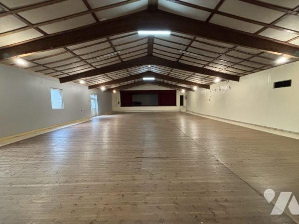 GRANDE SALLE DE RECEPTION - COLOMBY