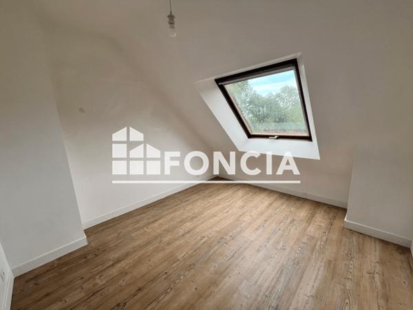 Location Maison 6 pièces 104.96 m² - 1 RUE DE TOULBROC'H Plougoumelen 56400