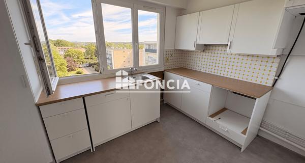 Location Appartement 4 pièces 76.82 m² - Evry 91000