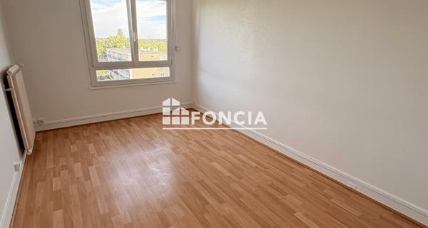 Location Appartement 4 pièces 76.82 m² - Evry 91000