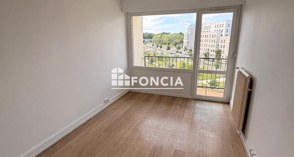 Location Appartement 4 pièces 76.82 m² - Evry 91000