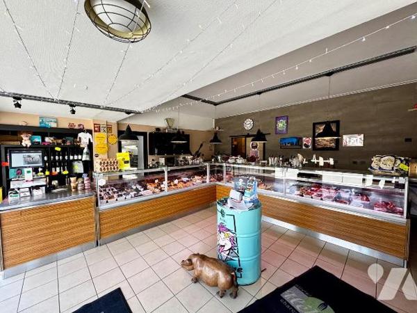 Idéalement située en plein coeur de BOURG-BLANC,

cette charcuterie traiteur bénéficie d'un e...