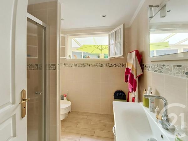 Maison à vendre  6 pièces - 131 m 2   CHATELAUDREN  - 22
