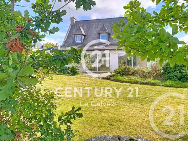 Maison à vendre  6 pièces - 131 m 2   CHATELAUDREN  - 22