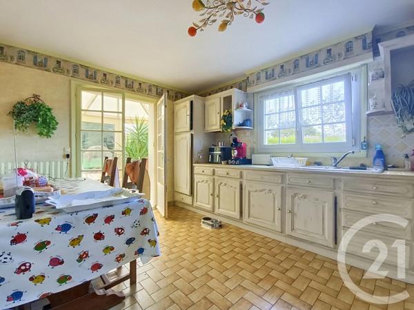 Maison à vendre  6 pièces - 131 m 2   CHATELAUDREN  - 22