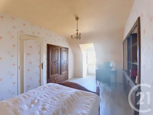 Maison à vendre  6 pièces - 131 m 2   CHATELAUDREN  - 22