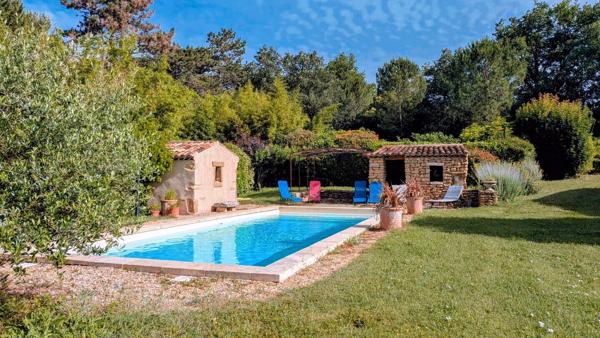 Belle villa de plain pied dans un écrin de verdure