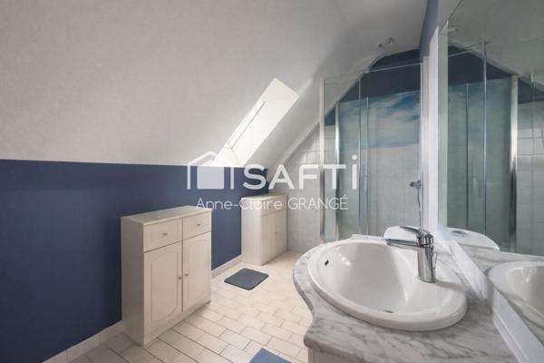 BIEN RARE avec fort potentiel + HANGAR 200 m² + SPA + EXTÉRIEURS SOIGNÉS – Sillé-le-Guillaume