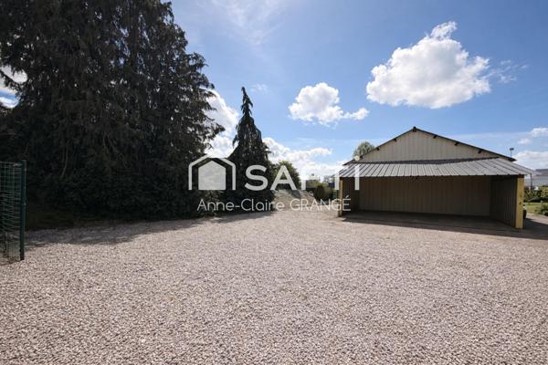 BIEN RARE avec fort potentiel + HANGAR 200 m² + SPA + EXTÉRIEURS SOIGNÉS – Sillé-le-Guillaume