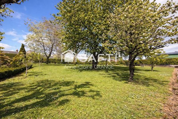 BIEN RARE avec fort potentiel + HANGAR 200 m² + SPA + EXTÉRIEURS SOIGNÉS – Sillé-le-Guillaume