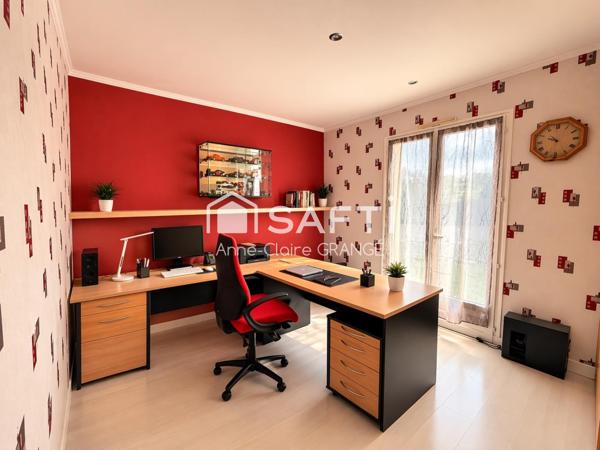 BIEN RARE avec fort potentiel + HANGAR 200 m² + SPA + EXTÉRIEURS SOIGNÉS – Sillé-le-Guillaume