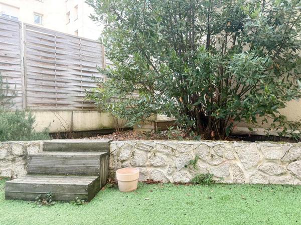 Une vraie maison avec jardin et parking  au prix d'un appartement