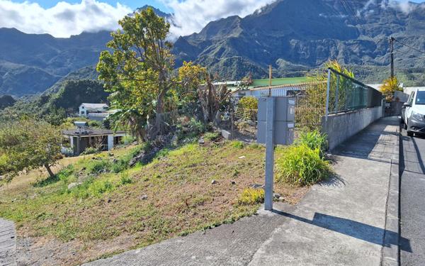 Maison à vendre    3 pièces •  Cilaos