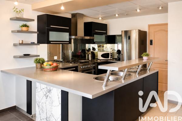 Immeuble à vendre 340 m² Porte-des-Bonnevaux