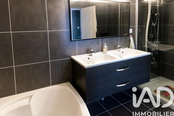 Immeuble à vendre 340 m² Porte-des-Bonnevaux